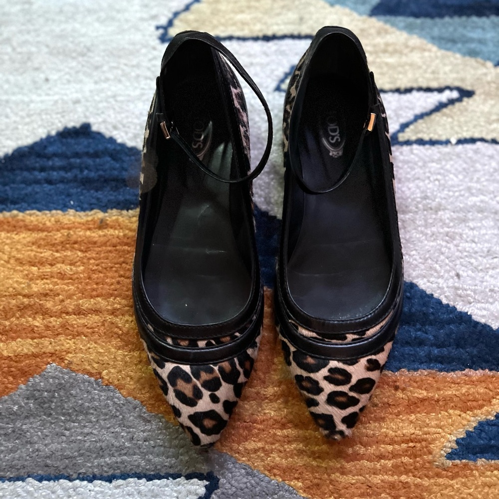 Tods leopard print flats